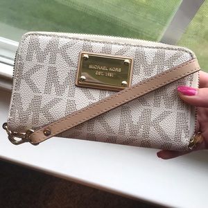 Michael Kors Wristlet Wallet White and Gold MK